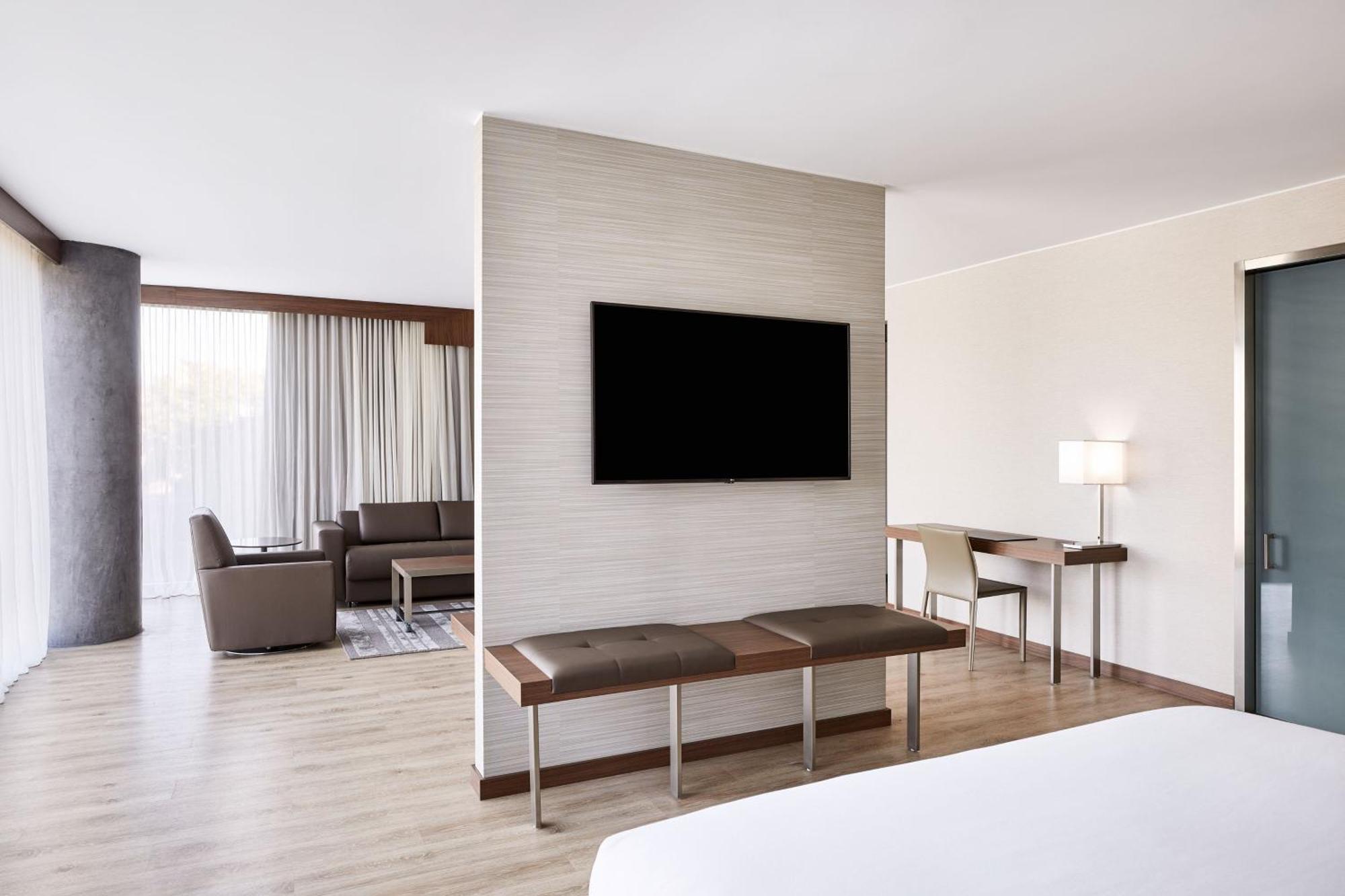 Ac Hotel Phoenix Biltmore Екстериор снимка